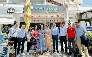 Thứ trưởng Ngoại giao thăm cửa hàng của người Việt tại Cộng hòa Síp