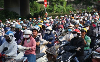 CSGT TP HCM vừa đưa ra lưu ý đặc biệt để người dân "né" kẹt xe qua cầu Bình Triệu
