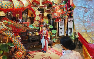Triển lãm lồng đèn trung thu xưa trong ngôi đình trăm tuổi ở TP HCM