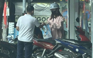 Nữ sinh viên 19 tuổi bị cán bộ "dỏm" lừa đảo