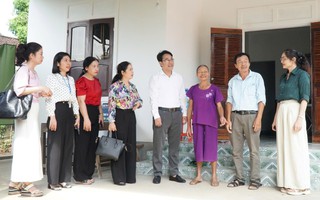 Người nghèo được an cư