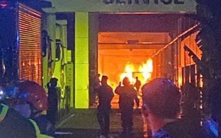 Cháy một công ty phụ tùng ô tô ở TPHCM