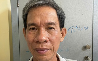 Chủ cửa hàng bán quần áo xâm hại bé gái khi vợ vắng nhà