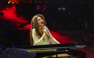 Ngọc Anh thăng hoa, Hồng Nhung nhận tràng pháo tay không ngớt trong concert đầu năm