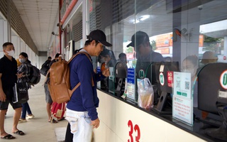 Vé Tết nhộn nhịp từng ngày