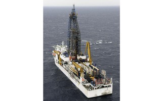 Bước đi lớn trên bàn cờ đất hiếm