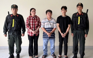 TPHCM ngày 12-1: mạnh tay với "xe dù, bến cóc"; hé lộ bí mật bên trong xưởng sản xuất mì sợi