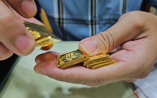 Sáng 12-1, giá vàng miếng SJC lần đầu chạm mốc 162 triệu đồng/lượng