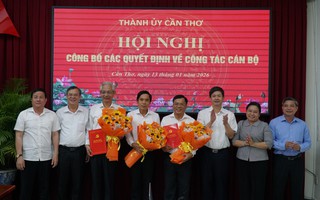 Thành ủy Cần Thơ trao 3 quyết định nhân sự quan trọng