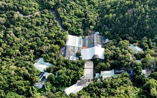 Ông Vương Tấn Việt, trụ trì chùa Phật Quang kiện đòi hơn 71.000 m2 đất