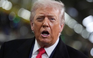 Ông Donald Trump cảnh báo Tehran, Nga lên án sự can thiệp vào Iran