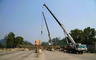 Tháo dỡ trạm thu phí BOT bỏ hoang 9 năm trên quốc lộ