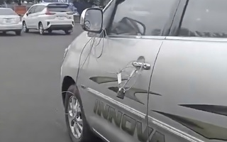 Bệnh viện thông tin về vụ "bảo vệ khóa cửa ô tô của người chở bệnh nhân đi cấp cứu"