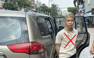 VIDEO: Đấm mạnh vào mặt nữ chủ cửa hàng, cướp điện thoại bỏ chạy