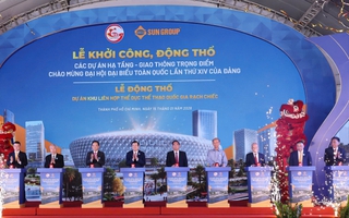 Thông tin nổi bật tại TPHCM ngày 15-1: Khởi công 4 dự án gần 240.000 tỉ; yêu cầu giảm 10% hội nghị