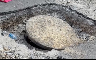 TPHCM: Hai công nhân tử vong thương tâm dưới hố ga, nghi do ngạt khí