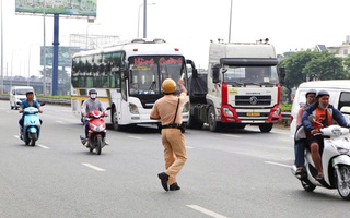 Không thể mãi ra quân rồi đâu lại vào đó
