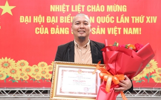 Hoạ sĩ Lê Hữu Hiếu chia sẻ vinh dự được nhận Bằng khen của TPHCM