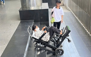 Người trẻ đam mê sáng tạo, tự tin khởi nghiệp: Xe lăn leo cầu thang chi phí thấp