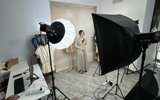 Dịch vụ livestream bán hàng Tết kín lịch, giá thuê KOL tăng chóng mặt