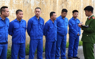 "Đánh sập" đường dây cá độ bóng đá giao dịch lên tới 1.200 tỉ đồng