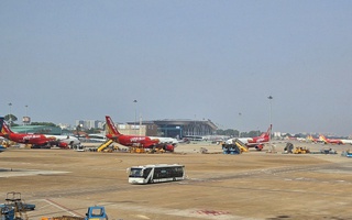 Máy bay mới liên tục về Việt Nam, giá vé Tết có hạ?