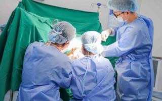 Vinmec Cần Thơ phẫu thuật thành công ca sa sinh dục phức tạp ở bệnh nhân cao tuổi