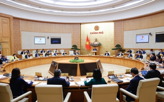 Chính phủ chỉ đạo triển khai các kết luận của Bộ Chính trị về cải cách tiền lương, phụ cấp