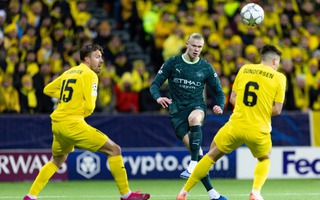 Man City thua thảm “đội bóng nhỏ”, Haaland không dám “ngước mặt nhìn thẳng”