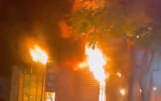 Bộ Công an gửi thư khen Tổ CSGT phá cửa cứu 11 người thoát khỏi đám cháy