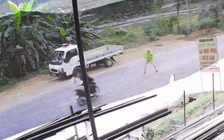 Điều tra vụ thượng úy CSGT bị xe máy tông nhập viện khi làm nhiệm vụ