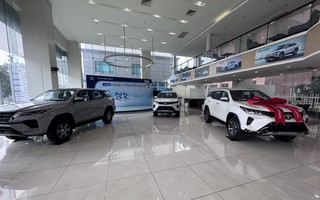 Cuối năm, nhiều hãng ô tô rơi vào cảnh không có xe để bán