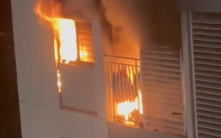 TPHCM: Cháy căn hộ chung cư, 3 mẹ con nguy kịch