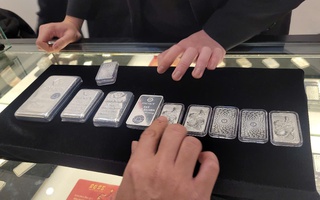 Tỉnh táo khi lao vào "cơn sốt bạc"