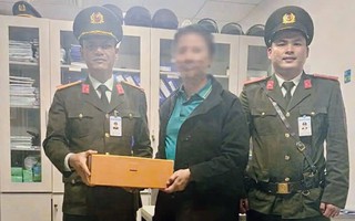 Bỏ quên túi xách trị giá 450 triệu đồng ở sân bay, hành khách nhận cái kết đẹp