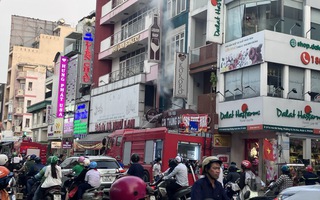 Cháy nhà 5 tầng ở trung tâm TPHCM 