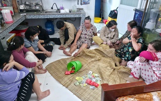 Bắt quả tang 9 “quý bà” cùng 1 ông đang đánh bài binh 6 lá