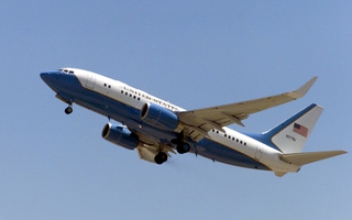 Máy bay "phòng tác chiến trên không" rời thủ đô Mỹ giữa làn sóng biểu tình dữ dội