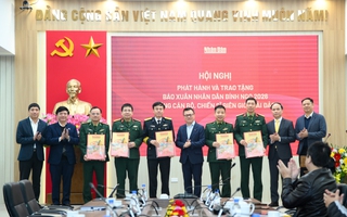 Trao Báo Xuân Nhân Dân 2026 tới cán bộ, chiến sĩ biên giới và hải đảo