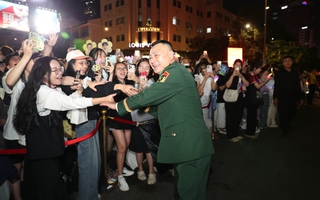 Tự Long, Hòa Minzy, Liên Bỉnh Phát... đã có mặt tại thảm đỏ Giải Mai Vàng lần thứ 31-2025