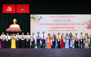 Vinh danh 233 hạt nhân chính trị tại cơ sở