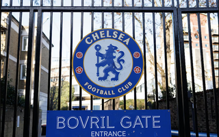 Cổ động viên Chelsea tổ chức biểu tình phản đối giới chủ đội bóng