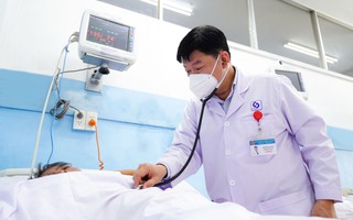 Đột quỵ trên sông, người đàn ông thoát nguy nhờ được cấp cứu kịp thời