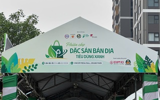 Du khách hào hứng trải nghiệm tinh hoa nông sản Việt tại một phiên chợ đặc biệt