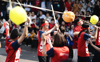 Mang không khí Tết đến sớm với sinh viên