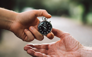 Nghiên cứu 47 năm chỉ ra độ tuổi đầy bất ngờ về việc con người bắt đầu già đi