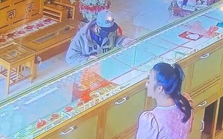 Nghi phạm cướp tiệm vàng ở chợ Nhân Cơ vừa bị bắt khi chuẩn bị vượt biên