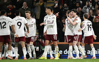 Nóng bảng xếp hạng Ngoại hạng Anh: Arsenal bứt tốc, dàn "đại gia" sẩy chân