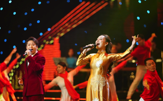 Xúc động chương trình nghệ thuật "Với Đảng vẹn toàn niềm tin yêu"