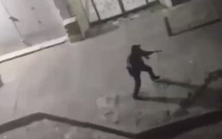 Nhiều tiếng súng nổ gần dinh Tổng thống Venezuela